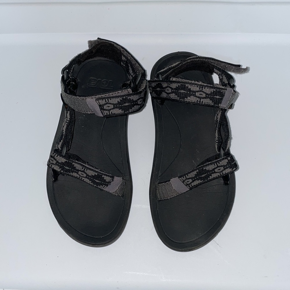 Teva Hurricane Big Kids Size 2 Lightweight Outdoor Sandals - Picture 2 of 6